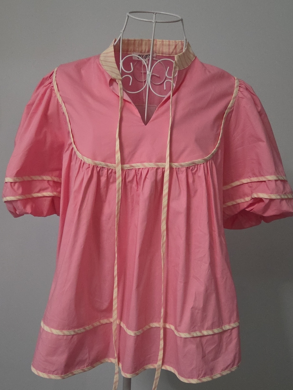 Light Pink Short-Sleeve Peasant Blouse with Contrast Trim